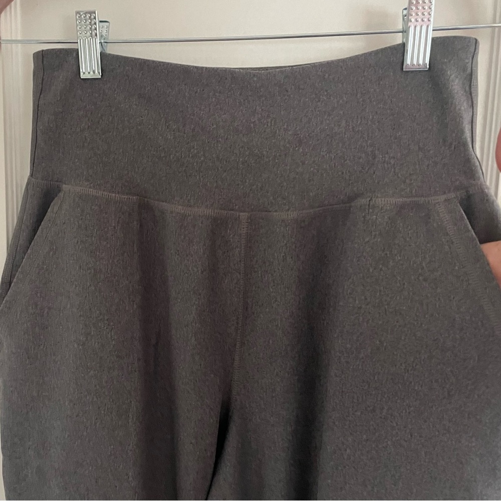 Old Navy Women's Active Powersoft Go-Dry High-Rise Leggings/Joggers - Picture 7 of 10
